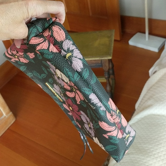 STEVE MADDEN CLUTCH! - Picture 5 of 12